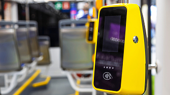 Вкарват картите за градския транспорт в София в е-портфейлите на телефоните