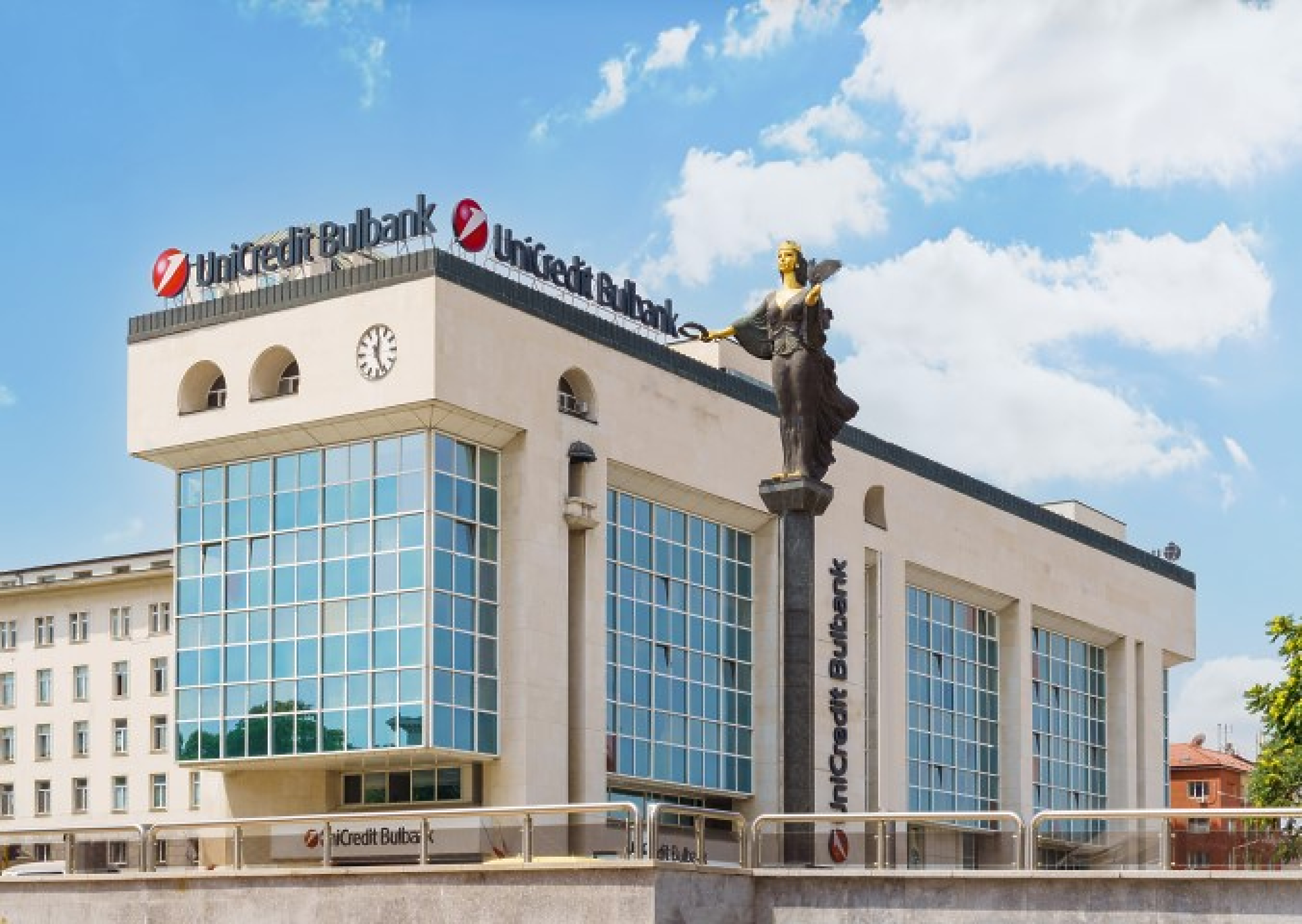 Клиентите на УниКредит Булбанк използват най-доброто мобилно приложение, според Global Finance