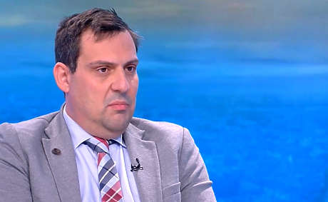 Бенчев: Ако "Лукойл" спре да работи, ще трябва да доставяме горива с алтернативен транспорт