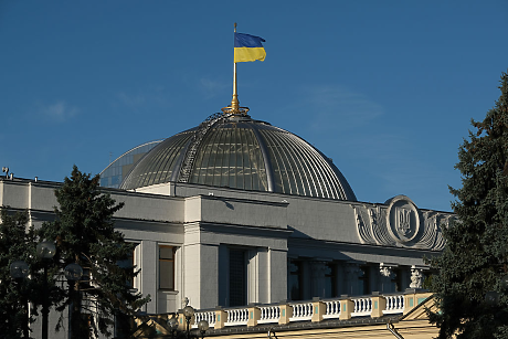 Парламентът в Киев продължи военното положение и мобилизацията с още три месеца