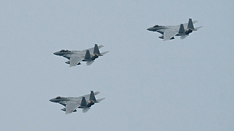 Япония съобщи че е вдигнала изтребители които да наблюдават руските