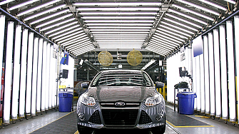 Ford понижава годишните си прогнози заради пожара в алуминиевия завод на доставчика