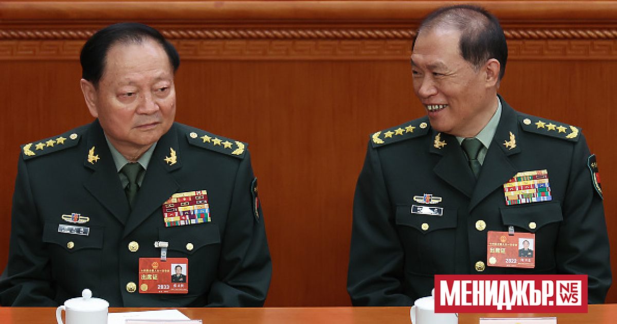 В Китай генерал Хе Уейдун, един от заместник-председателите на Централната