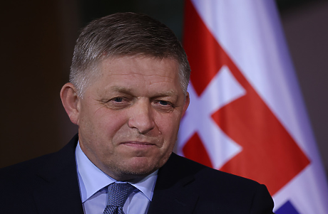 ПЕС изключи от редиците си партията "Смер" на словашкия премиер Роберт Фицо