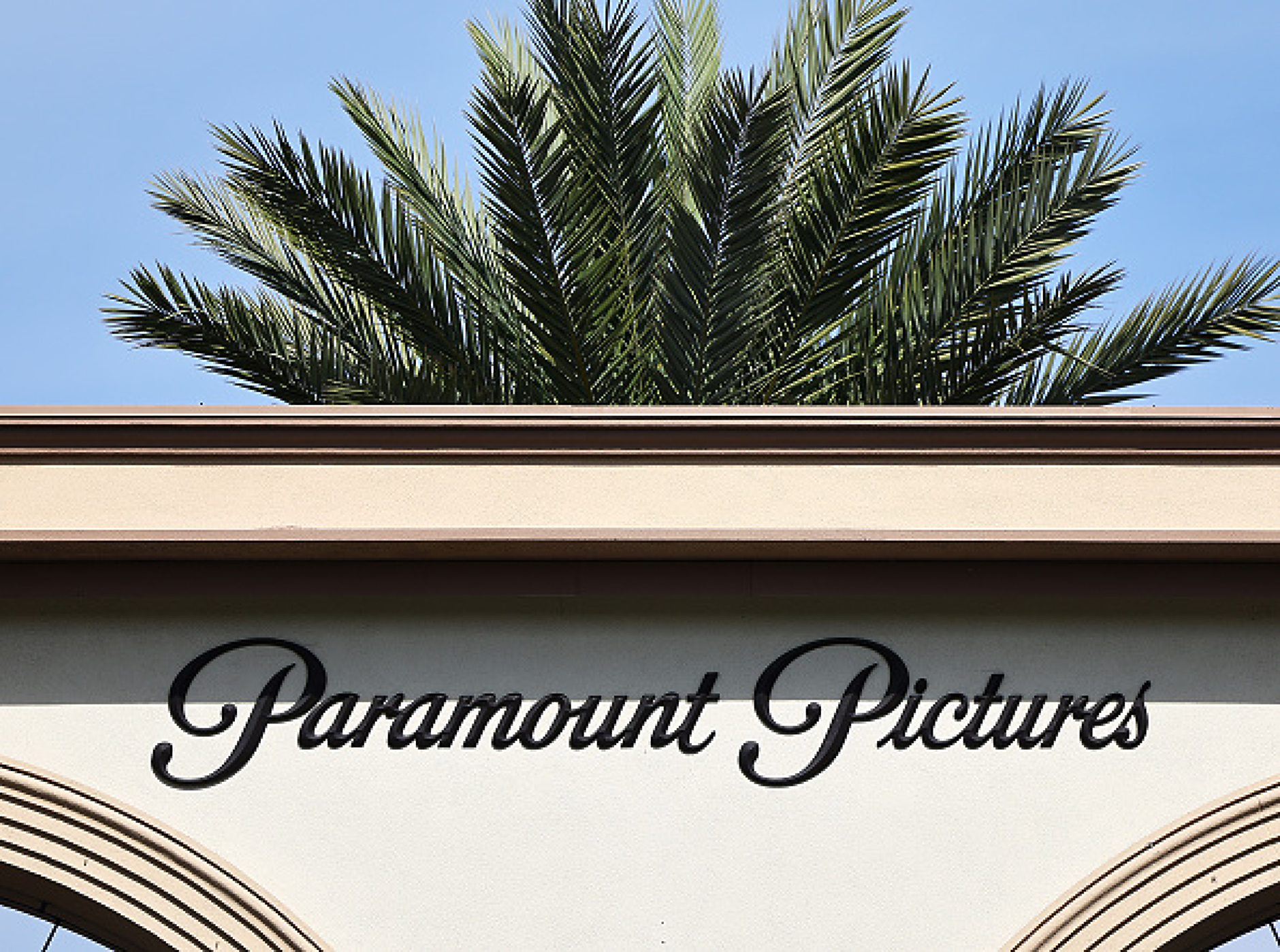 Корпорацията Paramount може да пристъпи към „враждебно поглъщане“ на Warner Bros.