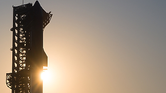 Космическият кораб Starship и неговата ракета носител Super Heavy проектирана за