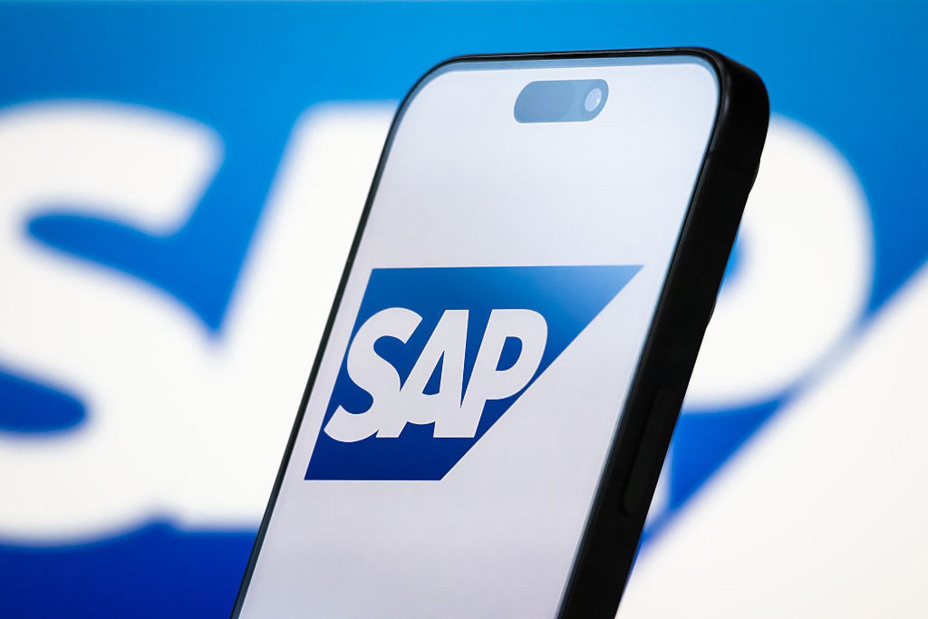 Акциите на SAP се обръщат надолу след нова прогноза за бизнеса с облачни услуги