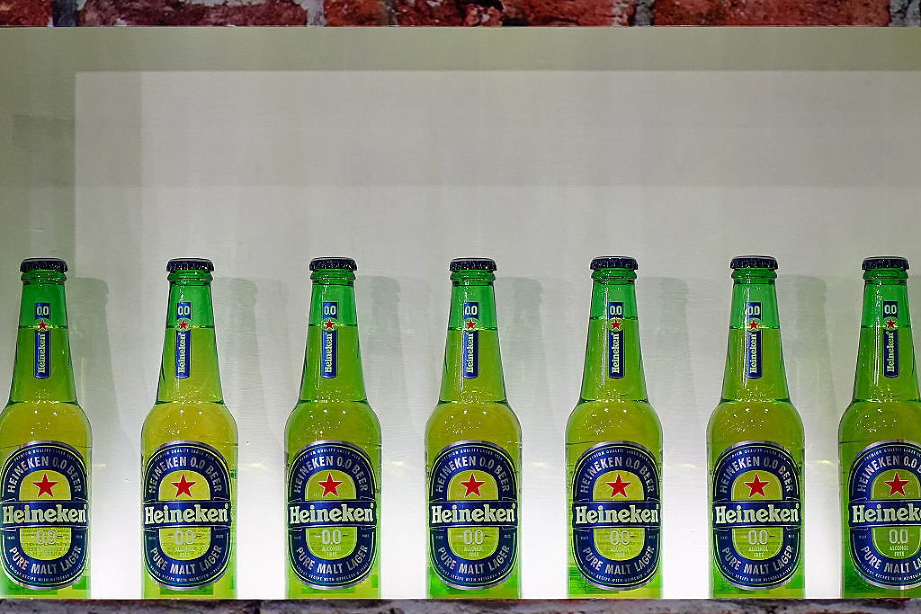 Бира има, но няма търсене: Защо продажбите на Heineken спадат?