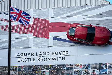 Jaguar Land Rover ще възобнови производството на 8 октомври след тежката кибератака