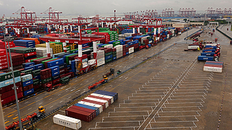 На фона на хаоса от съобщения за мита от страна