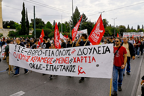 Гърция приема закон за удължаване на работното време въпреки протестите
