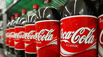 Coca Cola Co обмисля листване борсата на звенотото си за бутилиране