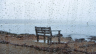 Времето: Облаци и дъждове в неделя