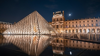 Пет дни след грандиозния обир в Лувъра част от ценната