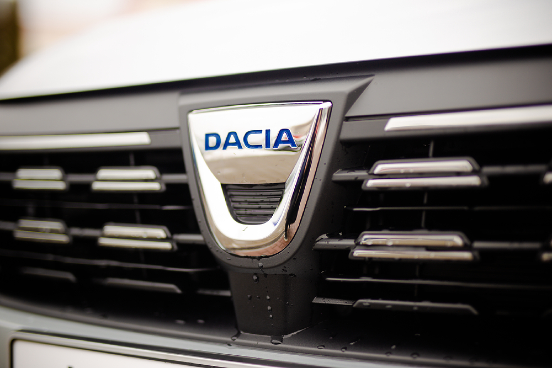 Dacia предизвиква китайските производители на електрически автомобили