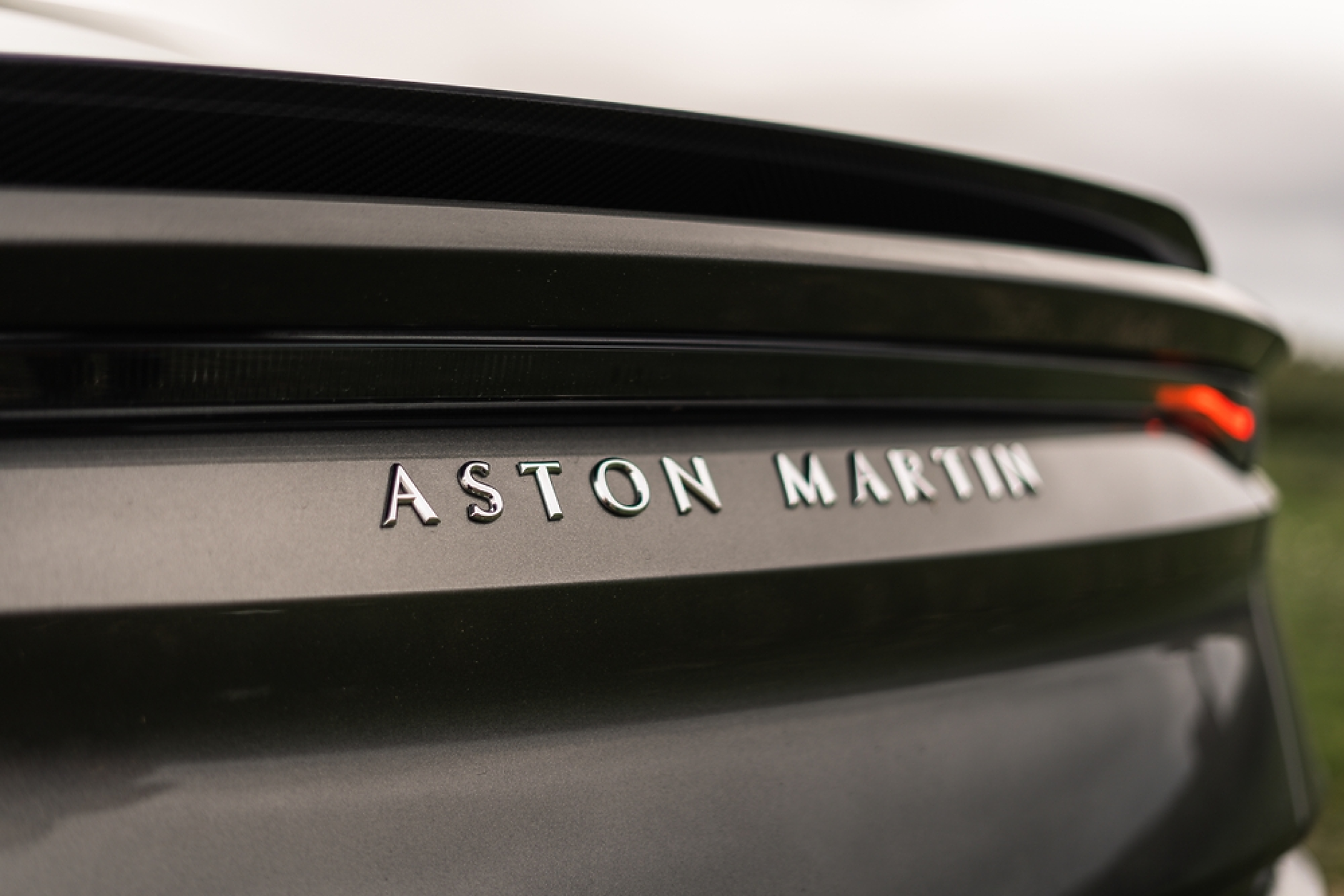 Aston Martin предупреждава за спад в печалбите заради американските мита и търси „активна подкрепа“