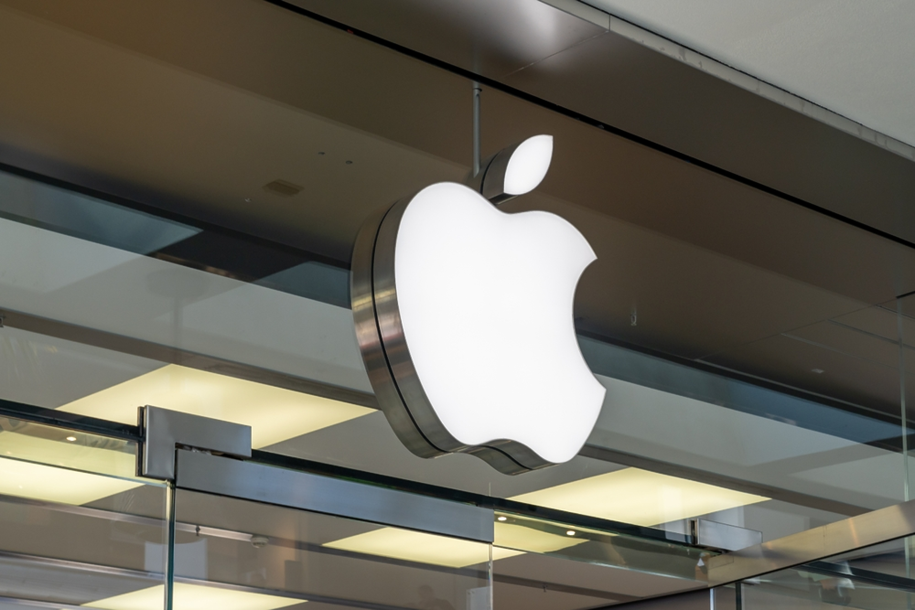 Apple обяви мащабно разширяване на инвестициите си в зелена енергия в Европа
