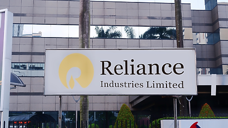 Reliance ще преразгледа вноса на руски петрол под натиск от САЩ