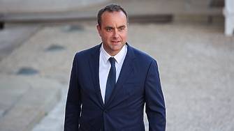 Френският премиер Себастиан Льокорню спечели ключовата подкрепа на Социалистическата партия