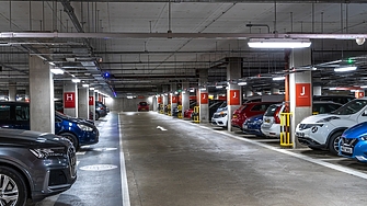 Белгийският министър на отбраната Тео Франкен предлага всички подземни паркинги