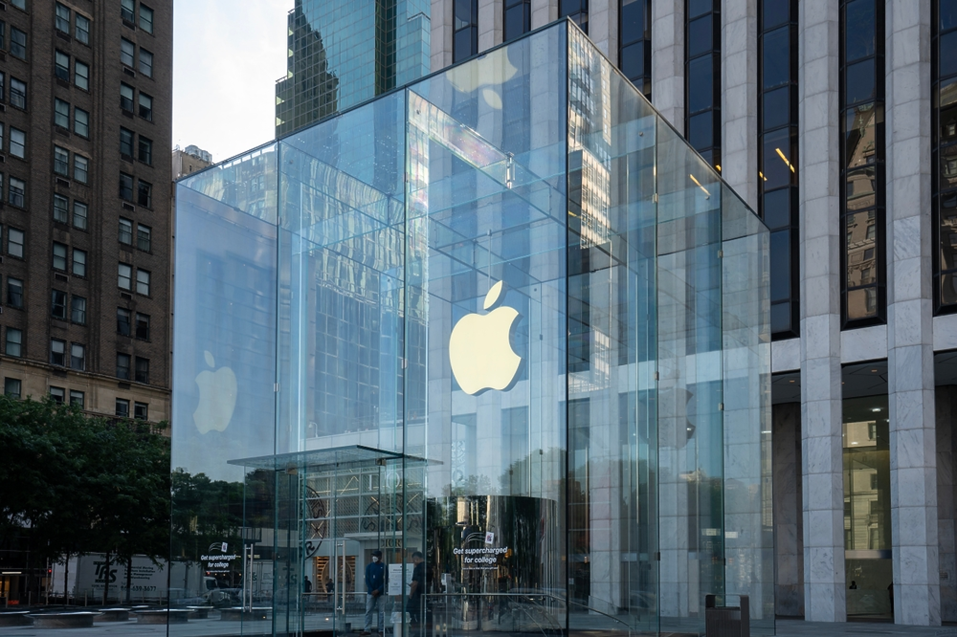 Apple под прицел на ЕС заради условията в App Store