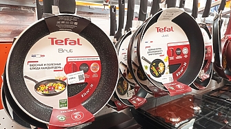 Производителят на Tefal намалява годишната си прогноза за печалба