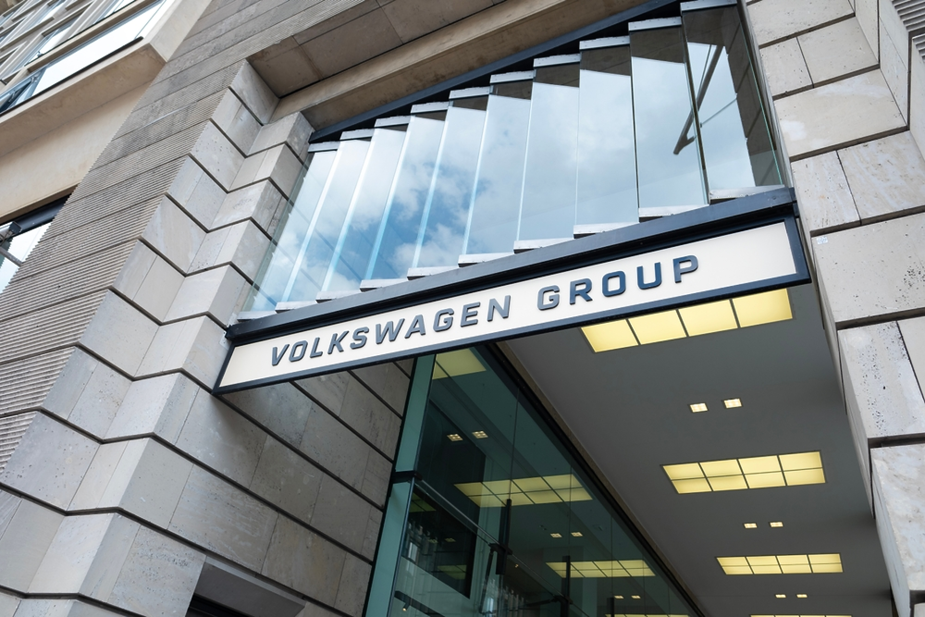 Европа и Южна Америка компенсират спада на продажбите на Volkswagen в Китай и Северна Америка