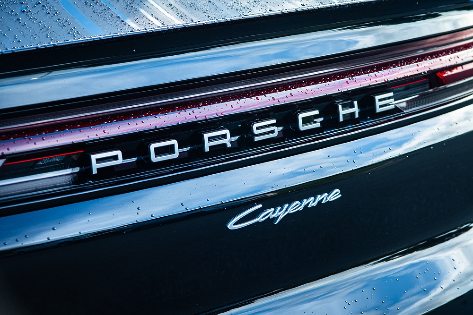 Porsche отчита спад в продажбите за последните девет месеца