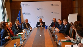 Комисията за защита на конкуренцията Комисията за защита на потребителите