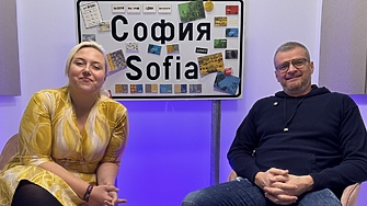 Въпреки топлото време София вече е завладяна от коледния дух