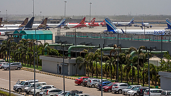 Над 400 полета са забавени на международното летище Индира Ганди