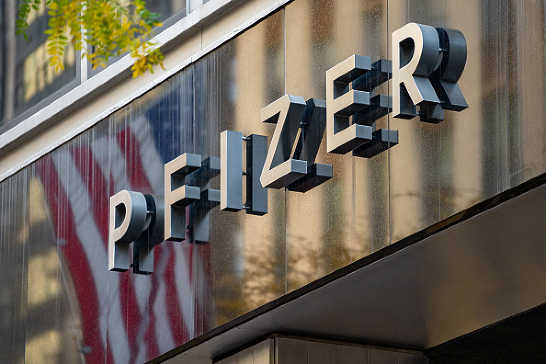Фармацевтичният гигант Pfizer купува разработчик на препарати срещу затлъстяване за 10 млрд. долара
