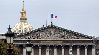 Националното събрание на Франция  замрази  спорната пенсионна реформа