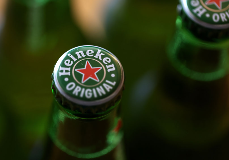 Heineken гръмко рекламира плана си за 2030 г., но инвеститорите искат резултати