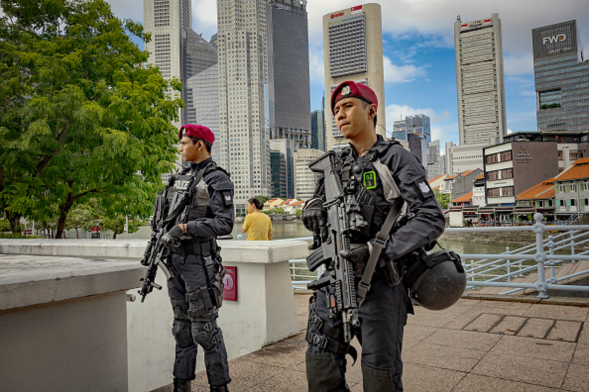 Сингапур въвежда наказание бой с пръчки за извършители и съучастници в  киберизмами