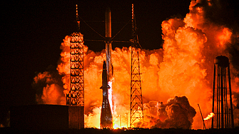 NASA изстреля с ракета на Джеф Безос два спътника за изследване на Марс