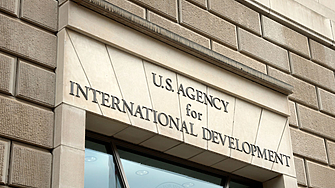 Две дузини от най богатите държави в света включително Съединените щати