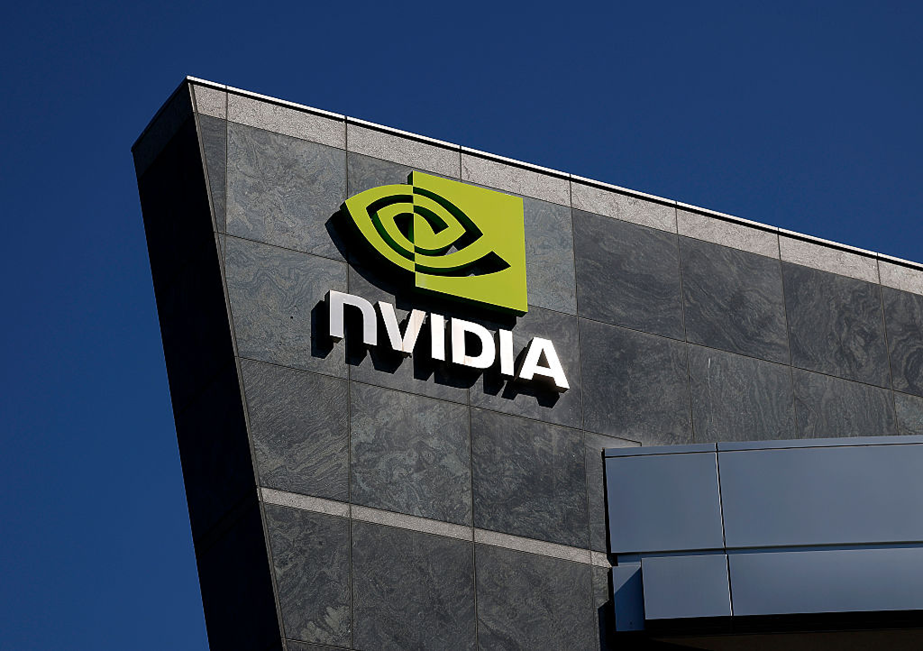 Дженсен Хуанг от Nvidia: Китай ще спечели в надпреварата за изкуствения интелект