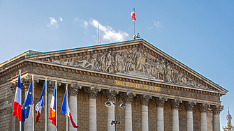 Френски депутат предлага спиране на алкохола в парламента на страната