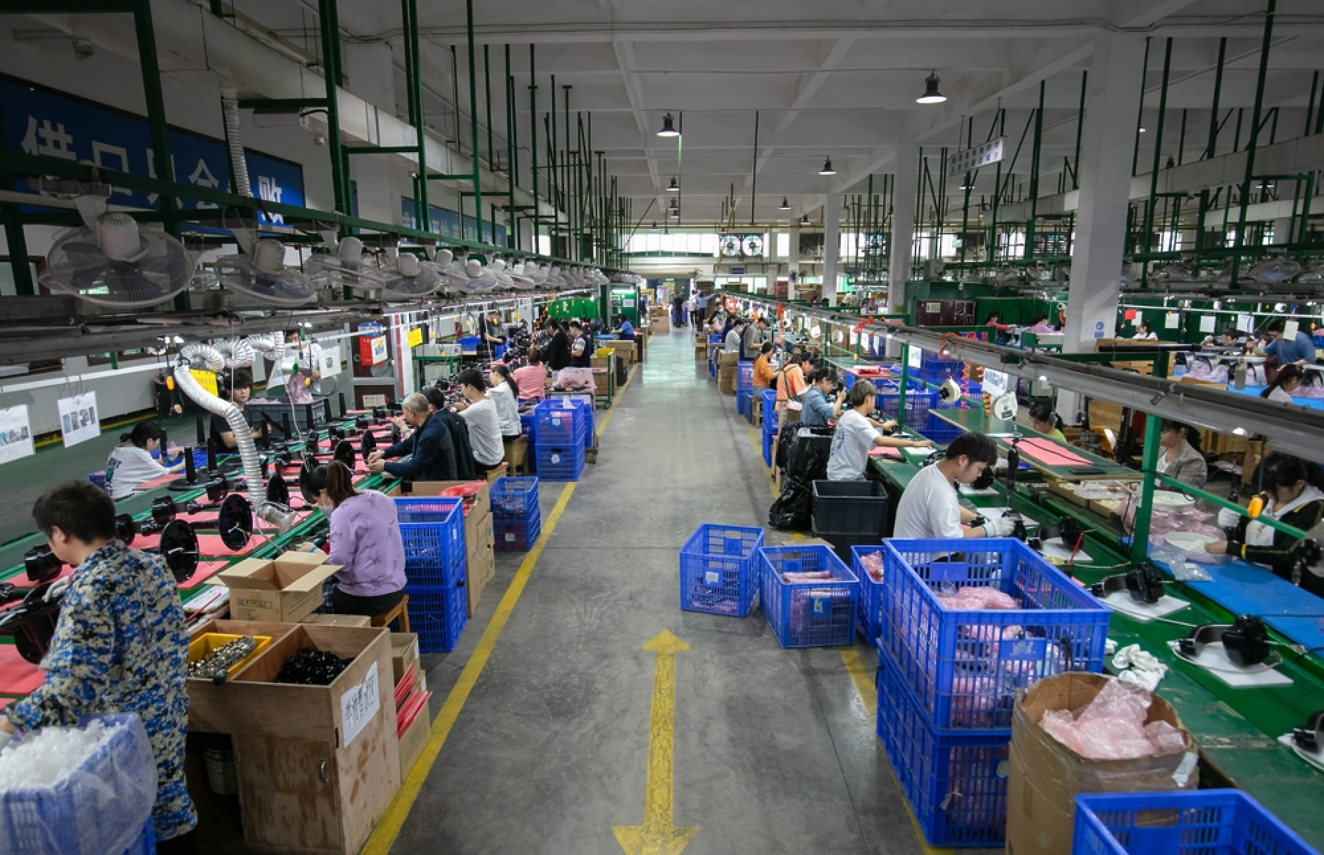 Дейността на фабриките в Китай намалява