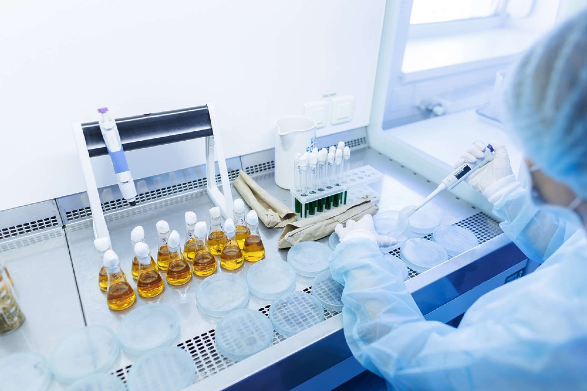 CRISPR връща древен ген, който предпазва от подагра и омазнен черен дроб