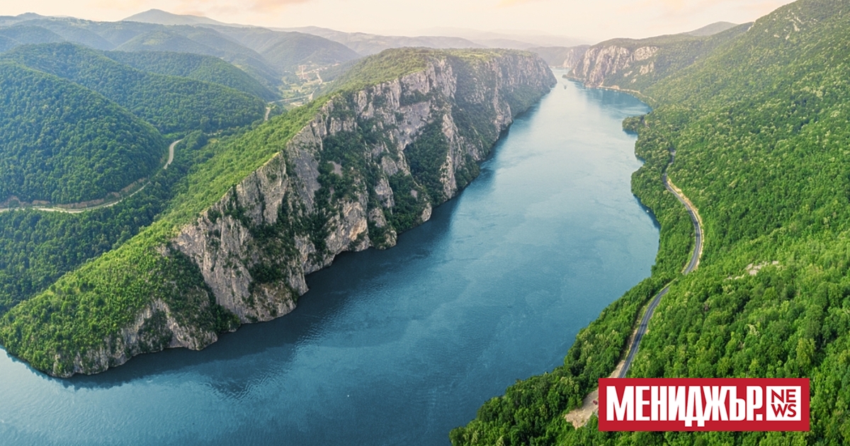 Круизен кораб с над 200 души на борда заседна в