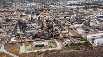 Правителството предложи Румен Спецов за особен търговски представител в „Лукойл Нефтохим“