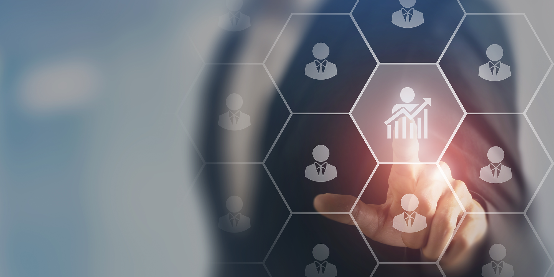 Бихте ли наели и защо служители от други страни във вашата компания?