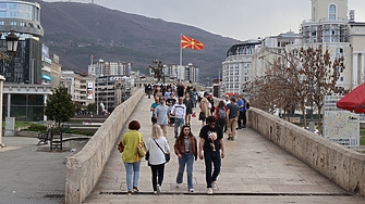 Половината младежи в Северна Македония не вярват, че страната ще влезе в ЕС