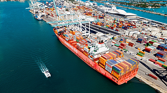 Проучване показва, че 47% от американците смятат големия търговски дефицит на САЩ за извънредна ситуация