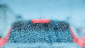 През следващото денонощие времето в страната ще се задържи облачно