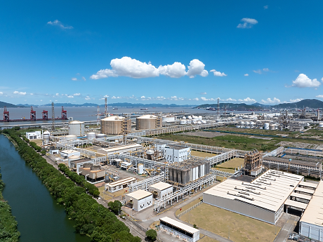 Как един рибарски остров в Китай се превърна в химическа империя?