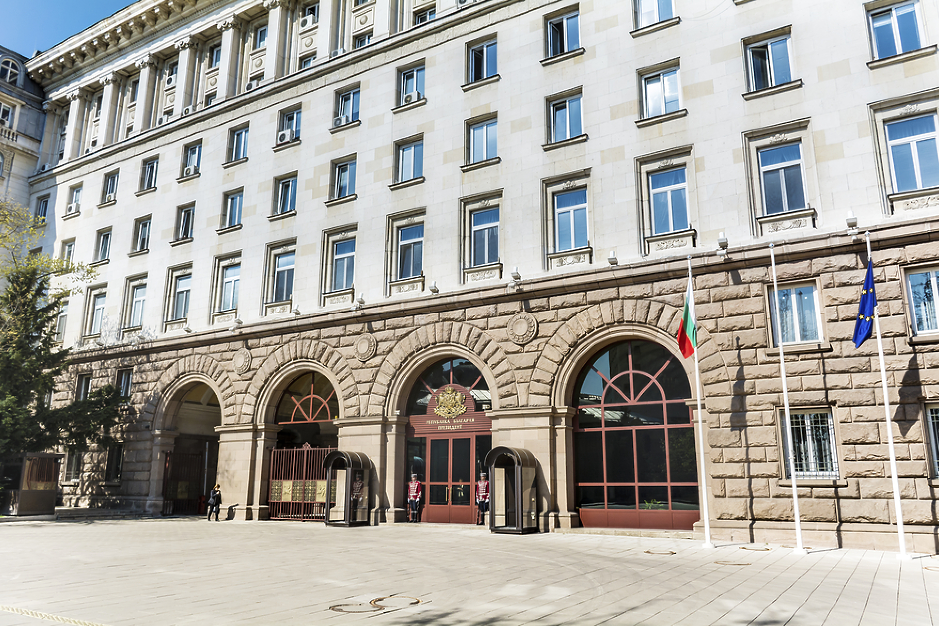 Президентът наложи вето върху забраната за продажба на Лукойл без становище от ДАНС