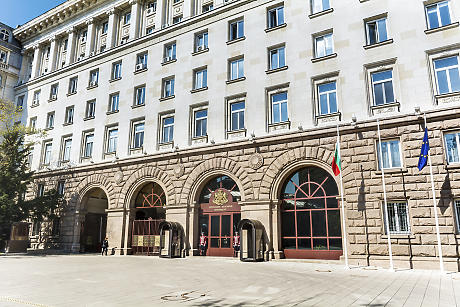 Президентът наложи вето върху забраната за продажба на "Лукойл" без становище от ДАНС